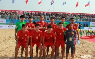 14岁男孩爱足球吗中国，14岁踢足球是晚了吗